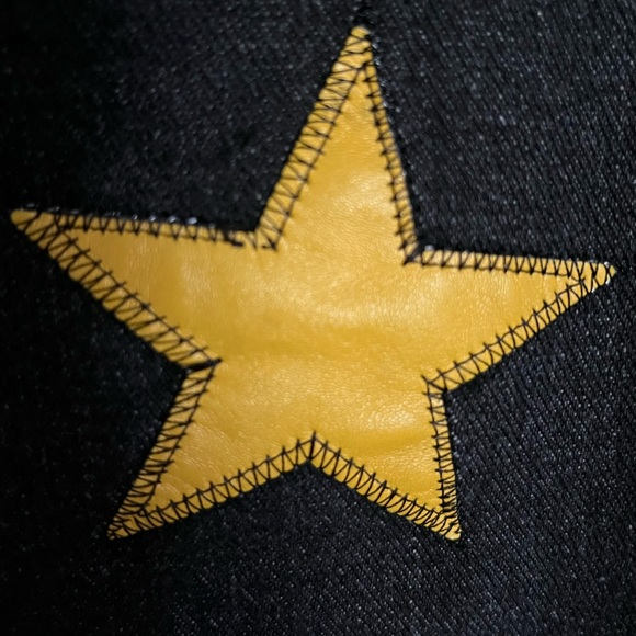 Men’s small black denim jeans with star appliqué. - Picture 4 of 7